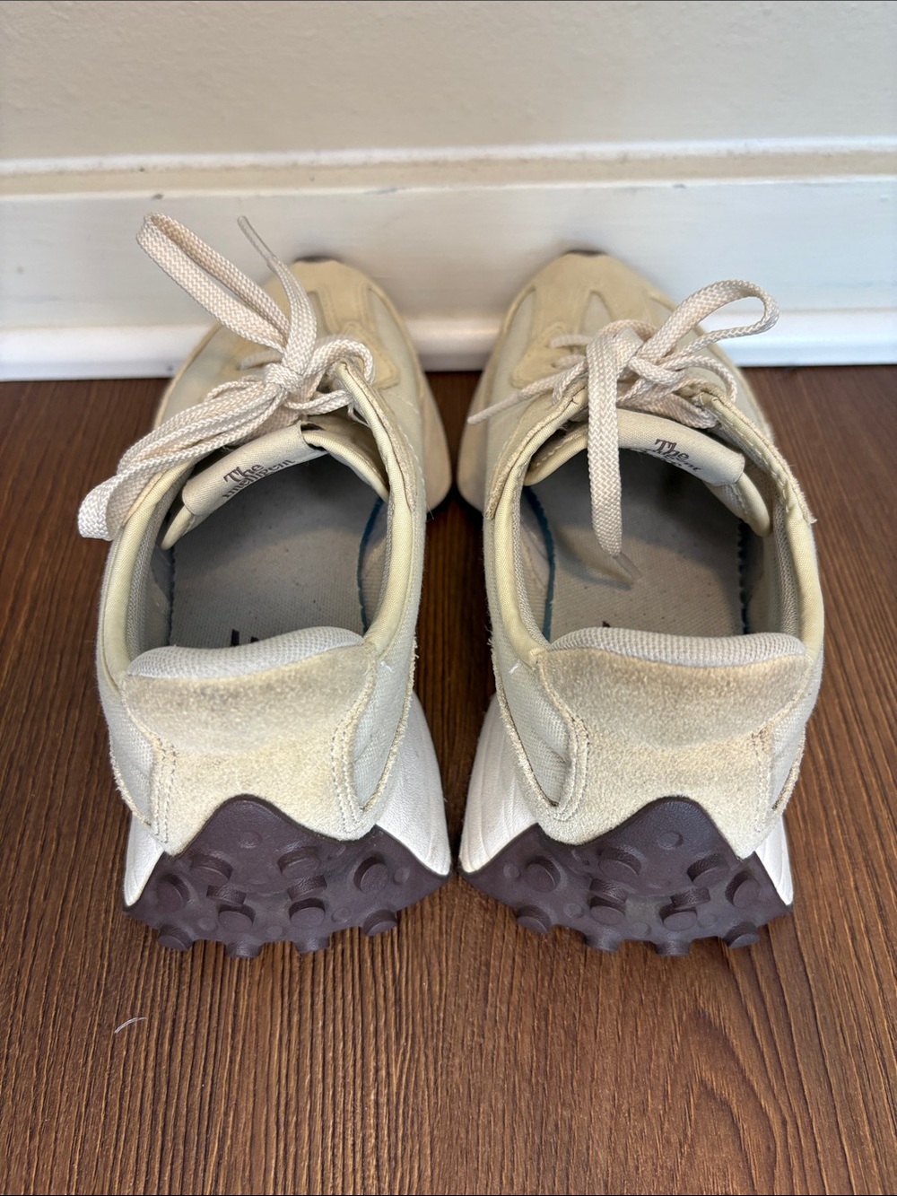 New Balance Women’s  327 Suede Sneakers Lug Sole size 7 - Picture 5 of 11